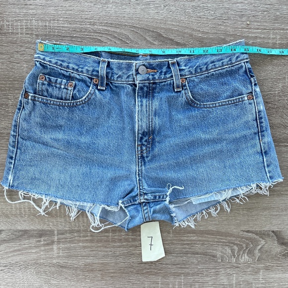 Vintage Levi's 505 high waist denim cutoff shorts - Picture 3 of 11